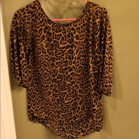 Leopard Print Shirt‎ Size Medium - Picture 2 of 8
